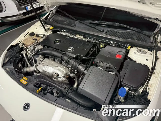 Mercedes-Benz A-Class 2020 thumb 4