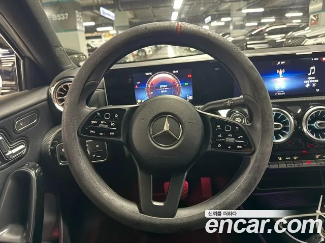Mercedes-Benz A-Class 2020 thumb 2