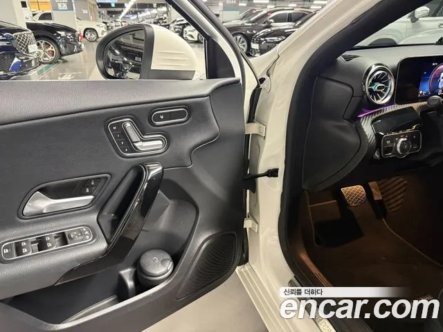 Mercedes-Benz A-Class 2020 thumb 5