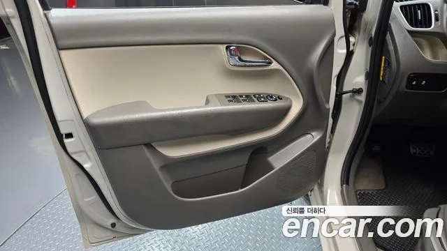 Kia Ray 2012 thumb 10