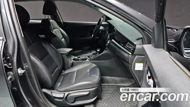 Kia Niro 2021 thumb 3