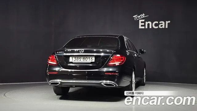 Mercedes-Benz E-Class 2019 thumb 11