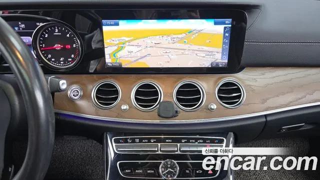 Mercedes-Benz E-Class 2019 thumb 3