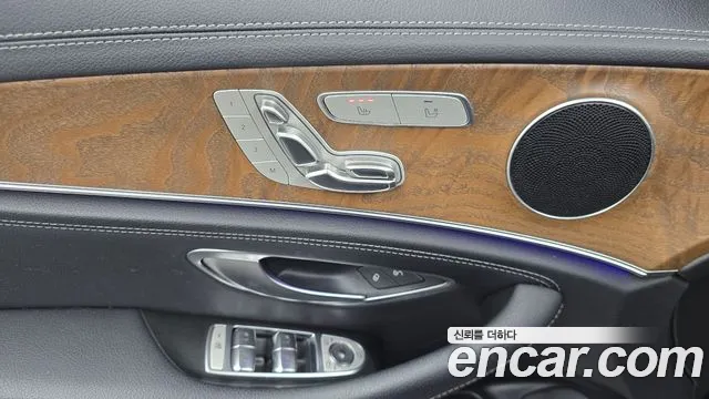 Mercedes-Benz E-Class 2019 thumb 10