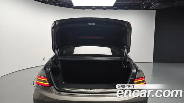 Genesis G90 2020 thumb 10