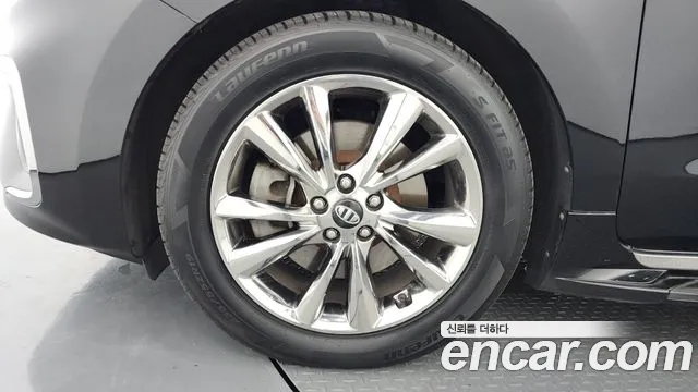 Kia Carnival 2020 thumb 3