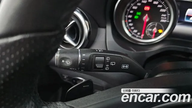 Mercedes-Benz A-Класс 2019 thumb 2