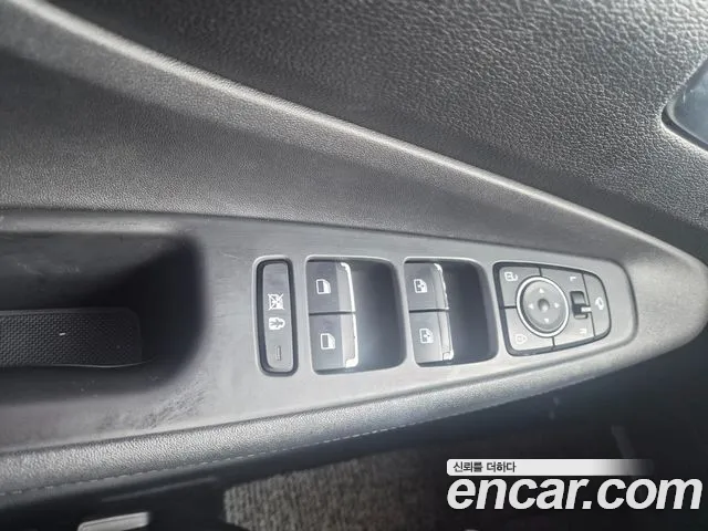 Hyundai Santa Fe 2019 thumb 4