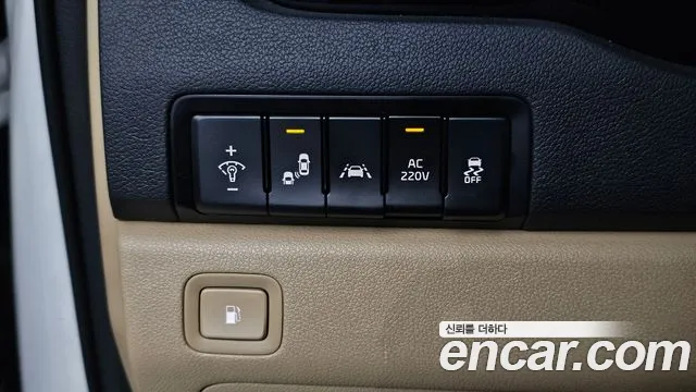 Kia Carnival 2019 thumb 3