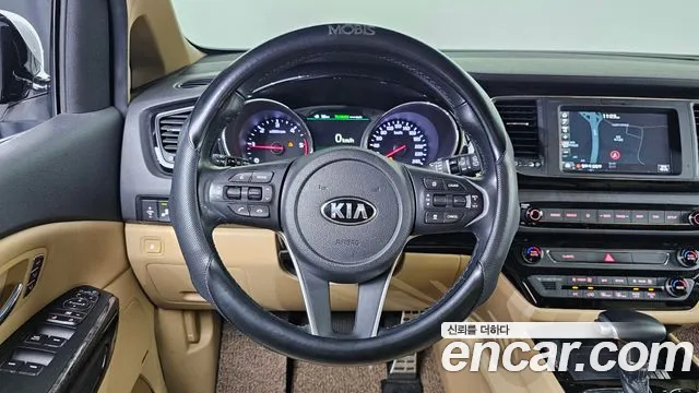 Kia Carnival 2019 thumb 11