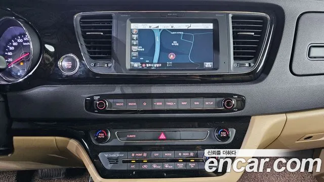 Kia Carnival 2019 thumb 5