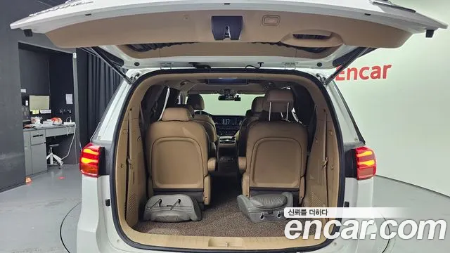 Kia Carnival 2019 thumb 8