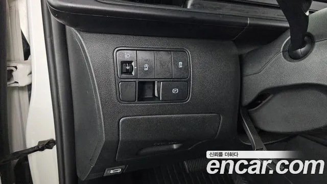 Hyundai Staria 2021 thumb 5