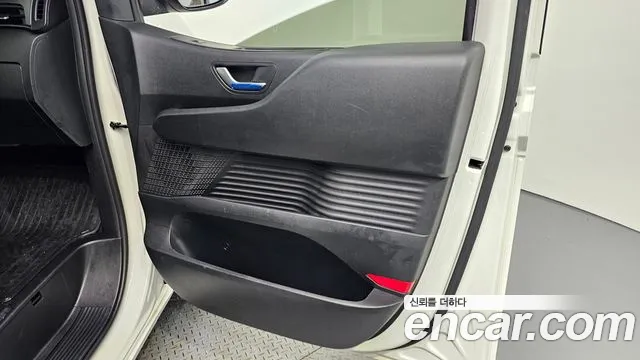 Hyundai Staria 2021 thumb 6