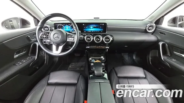 Mercedes-Benz A-Class 2020 thumb 3