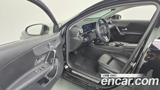 Mercedes-Benz A-Class 2020 thumb 6