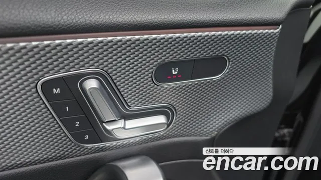 Mercedes-Benz A-Class 2020 thumb 11