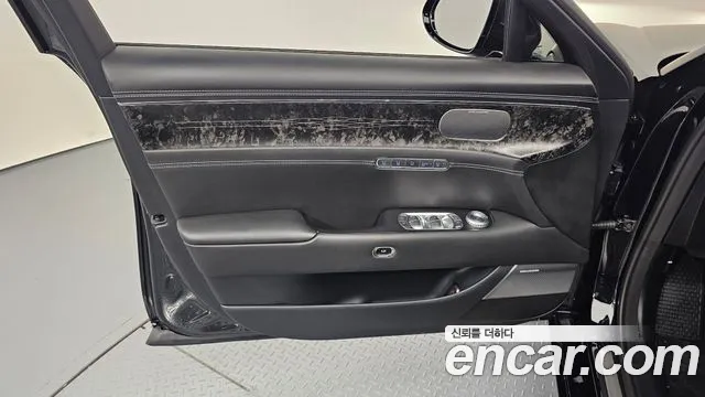 Genesis G90 2022 thumb 2