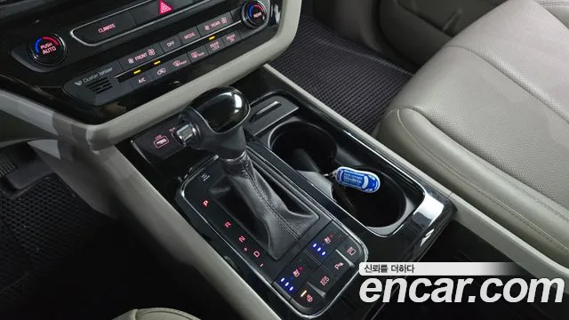Kia Carnival 2015 thumb 7