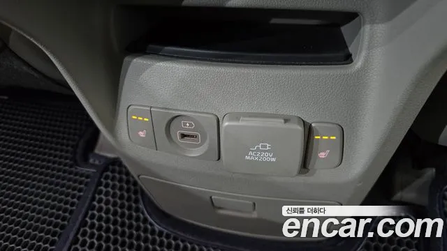 Kia Carnival 2015 thumb 5
