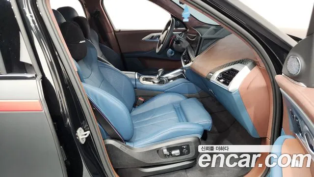 BMW XM 2025 thumb 2