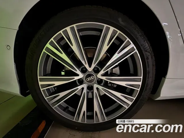 Audi A6 2022 thumb 8