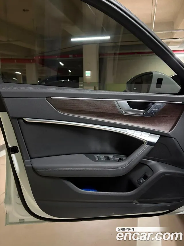 Audi A6 2022 thumb 3