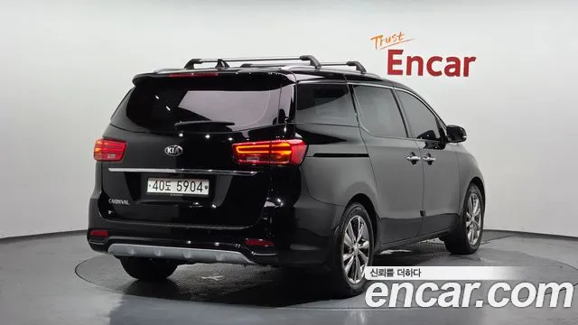 Kia Carnival 2019 thumb 11