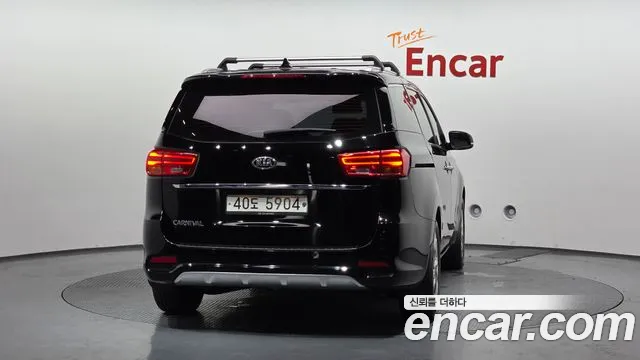 Kia Carnival 2019 thumb 6