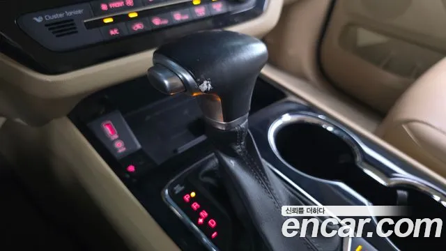 Kia Carnival 2019 thumb 5