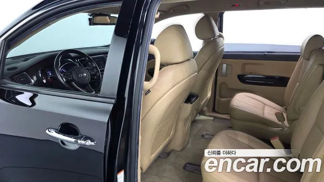 Kia Carnival 2019 thumb 7