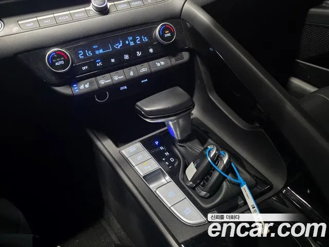 Hyundai Elantra 2021 thumb 6