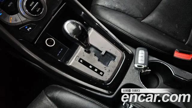 Hyundai Avante 2013 thumb 5