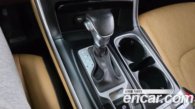 Kia Carnival 2023 thumb 3