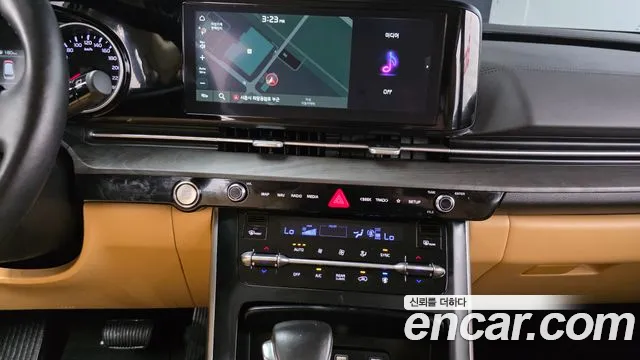 Kia Carnival 2023 thumb 2