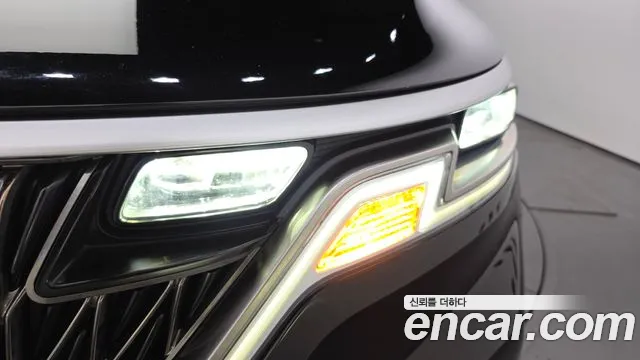 Kia Carnival 2023 thumb 4