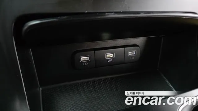 Kia Carnival 2023 thumb 9