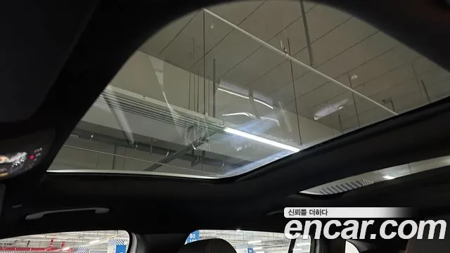 Mercedes-Benz GLB 2025 thumb 12
