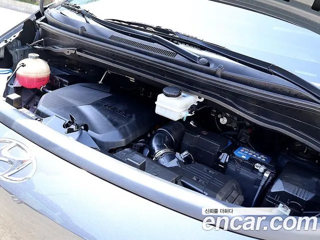 Hyundai Staria 2023 thumb 6