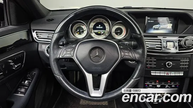 Mercedes-Benz E-Class 2015 thumb 6