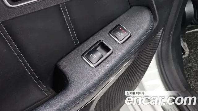 Mercedes-Benz E-Class 2015 thumb 9