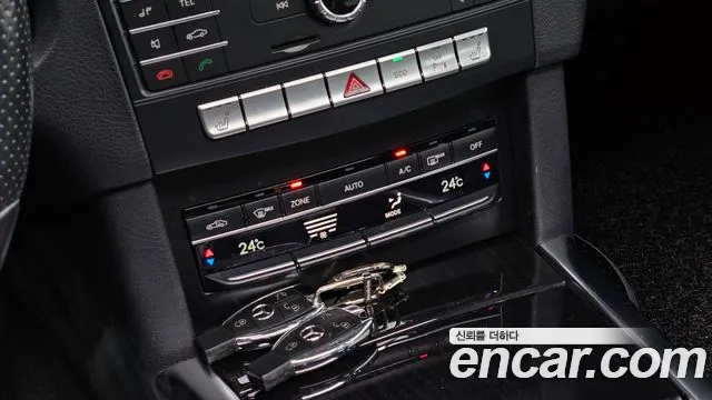Mercedes-Benz E-Class 2015 thumb 12