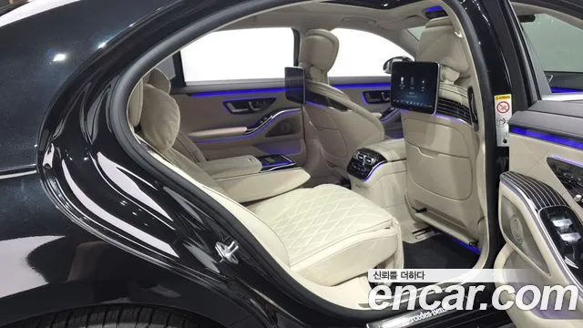 Mercedes-Benz S-Class 2023 thumb 4