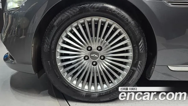 Genesis G90 2019 thumb 2