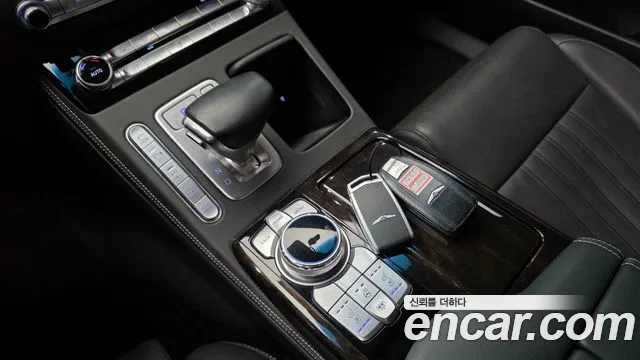 Genesis G90 2019 thumb 12