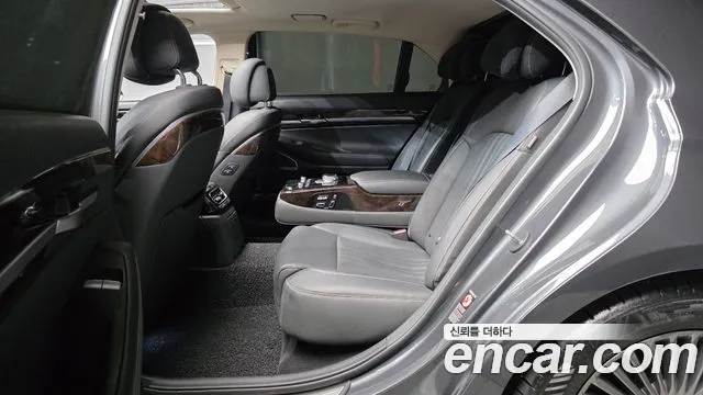 Genesis G90 2019 thumb 6