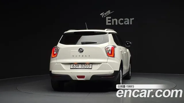 KGM Tivoli 2016 thumb 9