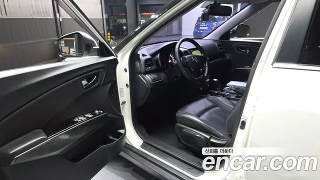 KGM Tivoli 2016 thumb 5