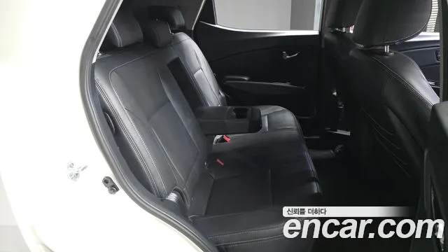KGM Tivoli 2016 thumb 8