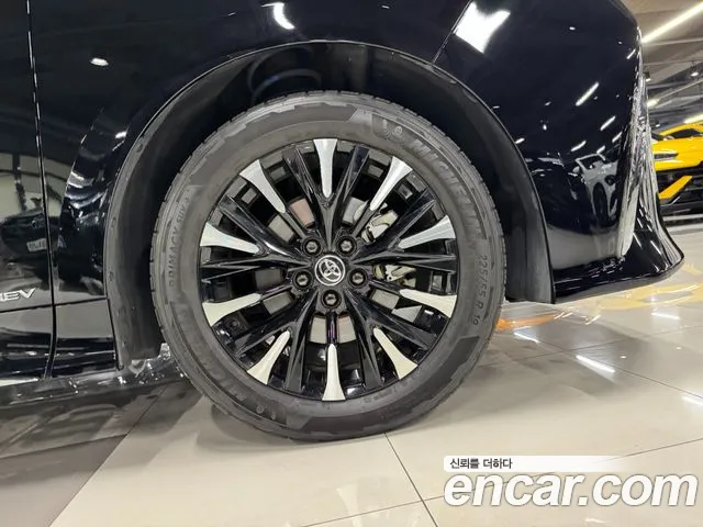 Toyota Alphard 2024 thumb 6